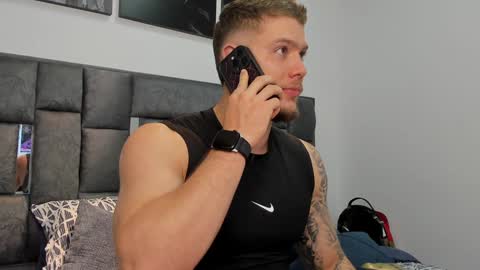 Snapshot of valentino_ferrari28 chatting on December 14, 2024, 5:07 am Valentino Ferrari online show from December 14, 2024, 5:07 am