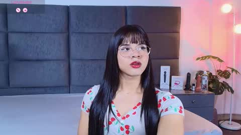 valentino moon online show from February 9, 2026, 2:59 am