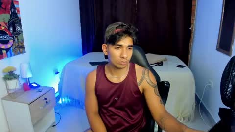 Snapshot of valentino_moura_ chatting on March 3, 2025, 7:06 pm VALENTINO MOURA online show from March 3, 2025, 7:06 pm