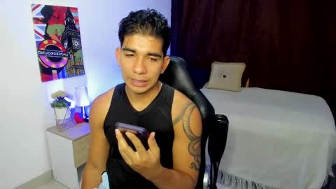 Snapshot of valentino_moura_ chatting on March 5, 2025, 12:11 pm VALENTINO MOURA online show from March 5, 2025, 12:11 pm