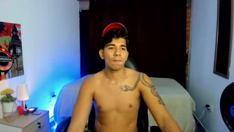 Snapshot of valentino_moura_ chatting on March 6, 2025, 12:09 pm VALENTINO MOURA online show from March 6, 2025, 12:09 pm