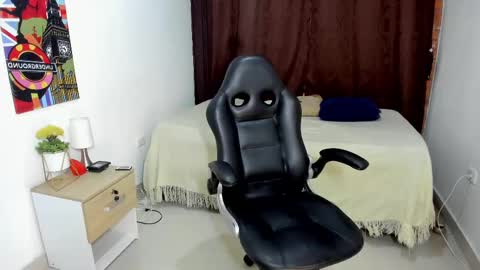 Snapshot of valentino_moura_ chatting on March 7, 2025, 12:12 pm VALENTINO MOURA online show from March 7, 2025, 12:12 pm