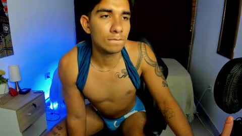 Snapshot of valentino_moura_ chatting on March 7, 2025, 3:49 pm VALENTINO MOURA online show from March 7, 2025, 3:49 pm