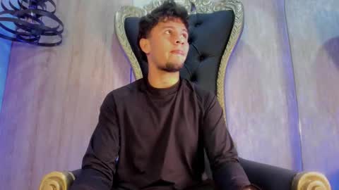 Snapshot of valentino_russo chatting on February 19, 2026, 1:18 pm VALENTINO online show from February 19, 2026, 1:18 pm