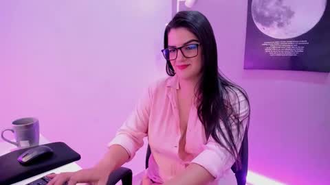 Snapshot of valenvega_ chatting on February 9, 2026, 12:20 pm VALEN VEGA online show from February 9, 2026, 12:20 pm