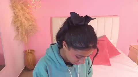 Snapshot of valeria__torres chatting on July 16, 2026, 10:43 am Valeria online show from July 16, 2026, 10:43 am