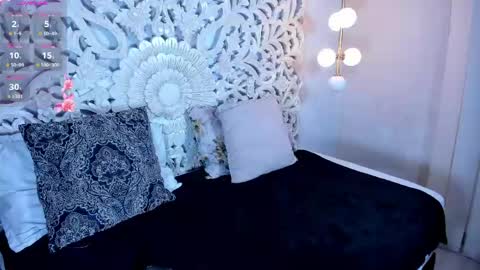 Snapshot of valeria_restrepo chatting on June 7, 2026, 11:47 am Valeria online show from June 7, 2026, 11:47 am