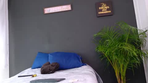 valeriaa cruz online show from May 3, 2026, 1:39 pm