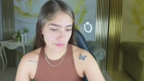 Snapshot of valeriaa_s chatting on July 6, 2026, 12:24 pm valeriaa_s online show from July 6, 2026, 12:24 pm