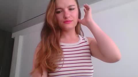valeriafrannco online show from May 11, 2026, 2:56 pm