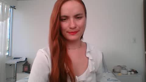 valeriafrannco online show from May 26, 2026, 9:44 pm