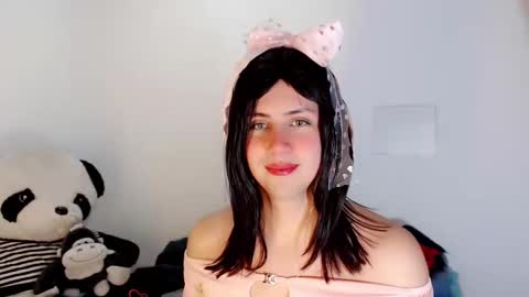 valeriagill_ online show from October 13, 2025, 10:10 pm