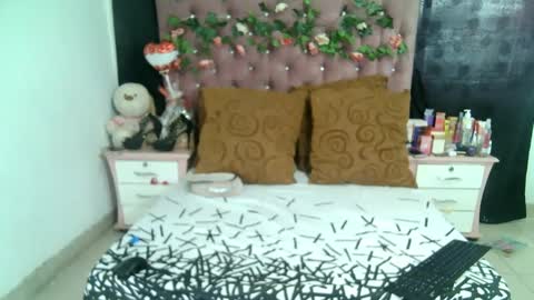 Snapshot of valeriatsx chatting on September 19, 2025, 12:50 pm La valerie26 online show from September 19, 2025, 12:50 pm