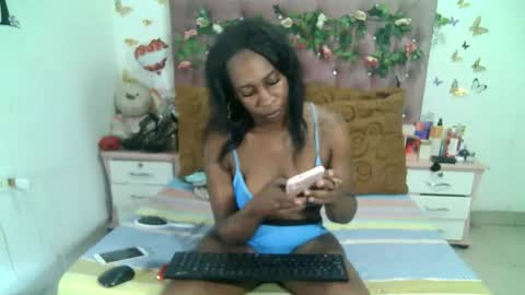 Snapshot of valeriatsx chatting on October 13, 2025, 11:32 am La valerie26 online show from October 13, 2025, 11:32 am