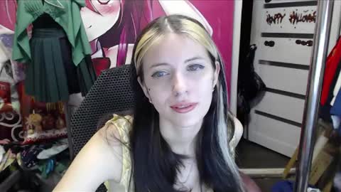 ValeriaXKiss online show from February 4, 2026, 4:35 pm