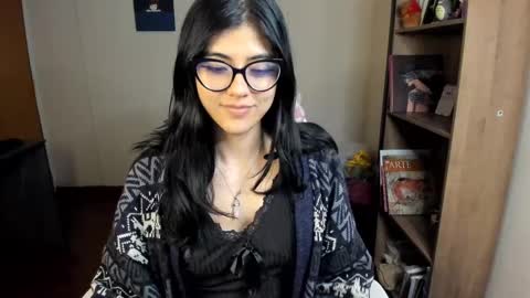 Snapshot of valerie__sky chatting on March 5, 2025, 2:14 am Val online show from March 5, 2025, 2:14 am