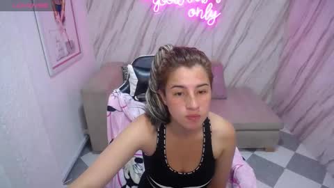 valerie_b online show from December 13, 2024, 3:05 am