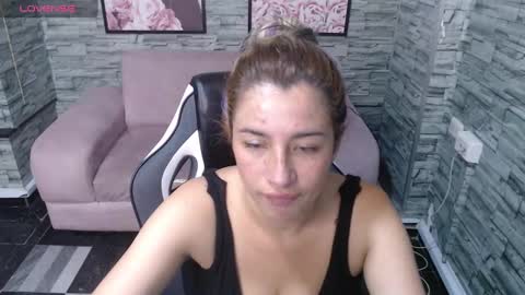 Snapshot of valerie_b chatting on December 28, 2024, 12:35 pm valerie_b online show from December 28, 2024, 12:35 pm