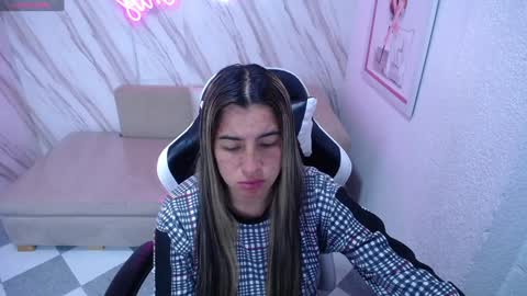 valerie_b online show from February 9, 2025, 3:00 am