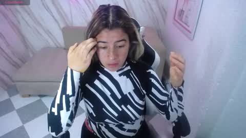 Snapshot of valerie_b chatting on February 11, 2025, 3:08 am valerie_b online show from February 11, 2025, 3:08 am