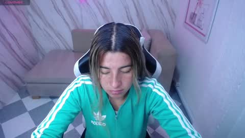 Snapshot of valerie_b chatting on February 13, 2025, 3:07 am valerie_b online show from February 13, 2025, 3:07 am