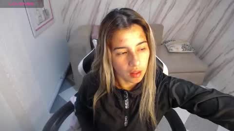 Snapshot of valerie_b chatting on February 23, 2025, 4:39 am valerie_b online show from February 23, 2025, 4:39 am