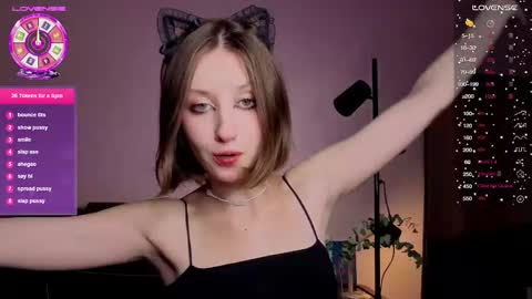 Snapshot of valerie_mooon chatting on November 12, 2025, 9:36 pm Kristi moony online show from November 12, 2025, 9:36 pm