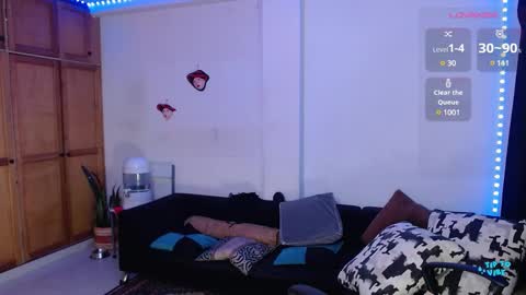 Snapshot of valerie_smile chatting on January 31, 2025, 12:07 pm Valerie online show from January 31, 2025, 12:07 pm