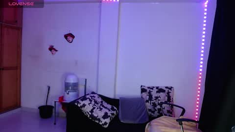 Snapshot of valerie_smile chatting on March 10, 2025, 10:59 am Valerie online show from March 10, 2025, 10:59 am