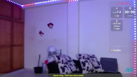 Snapshot of valerie_smile chatting on March 12, 2025, 6:40 am Valerie online show from March 12, 2025, 6:40 am