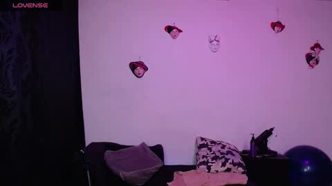 Snapshot of valerie_smile chatting on September 22, 2025, 6:15 am Valerie online show from September 22, 2025, 6:15 am