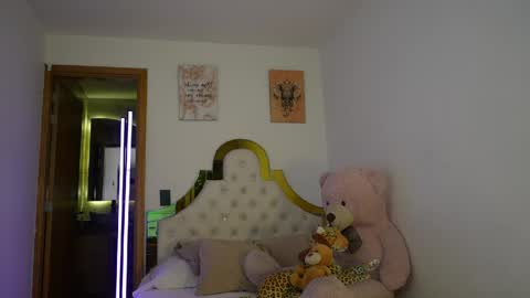 valeriecollinss_ online show from June 2, 2026, 1:18 am