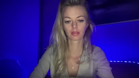 Snapshot of valerieluvsugar chatting on November 26, 2025, 9:32 am Valerie online show from November 26, 2025, 9:32 am