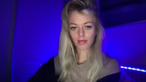 Snapshot of valerieluvsugar chatting on November 28, 2025, 9:56 am Valerie online show from November 28, 2025, 9:56 am