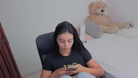 Juli C online show from March 7, 2026, 1:46 am