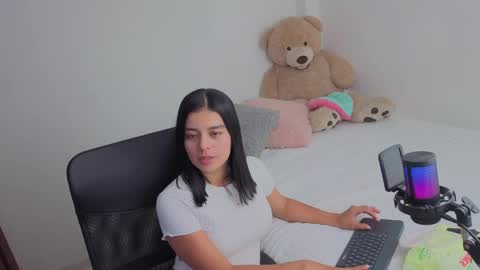 valerihouse_ online show from May 30, 2026, 2:19 am