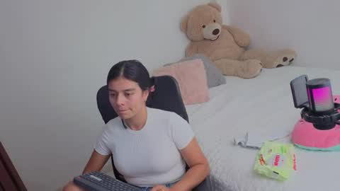 valerihouse_ online show from June 11, 2026, 2:33 am