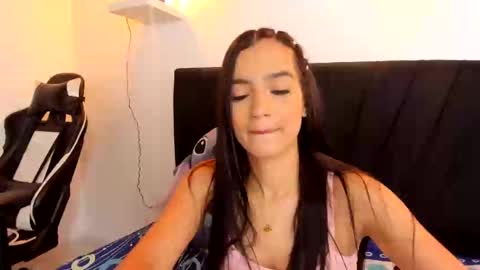 Snapshot of valeriie_pretty chatting on February 4, 2025, 11:49 pm Vale online show from February 4, 2025, 11:49 pm