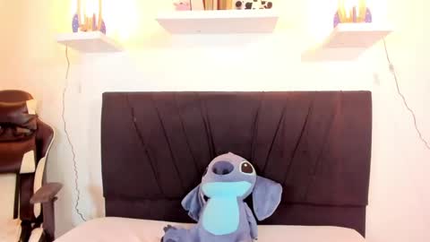 Snapshot of valeriie_pretty chatting on February 26, 2025, 11:59 pm Vale online show from February 26, 2025, 11:59 pm