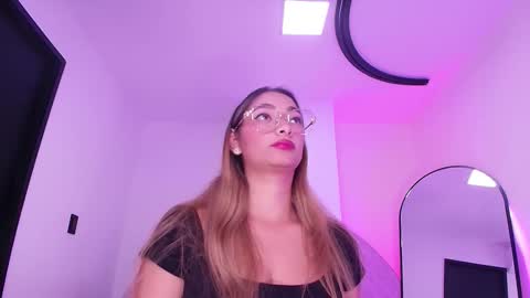 Valeryn online show from December 16, 2025, 3:11 am