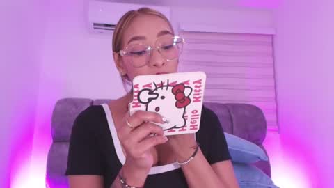 Snapshot of valery_97 chatting on July 16, 2026, 3:01 am Valeryn online show from July 16, 2026, 3:01 am