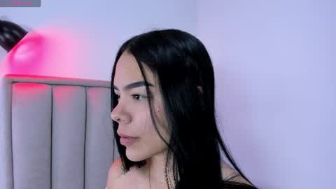 Cris  online show from June 15, 2026, 2:52 pm
