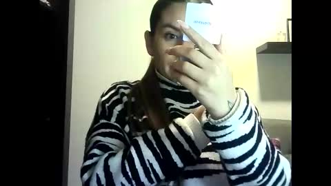 Snapshot of valery__rouse_ chatting on April 18, 2026, 2:37 am Valery online show from April 18, 2026, 2:37 am