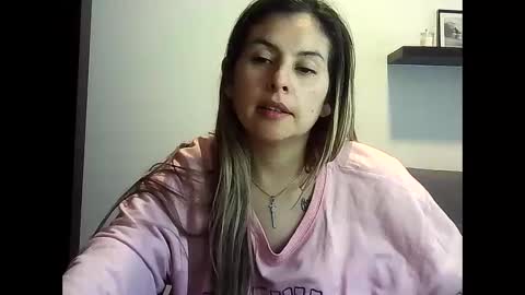 Snapshot of valery__rouse_ chatting on April 23, 2026, 1:13 pm Valery online show from April 23, 2026, 1:13 pm