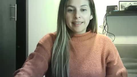 Snapshot of valery__rouse_ chatting on April 26, 2026, 3:59 am Valery online show from April 26, 2026, 3:59 am