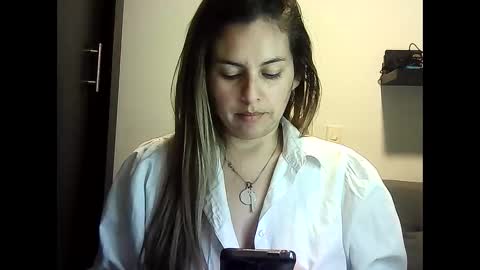 Snapshot of valery__rouse_ chatting on April 30, 2026, 1:56 am Valery online show from April 30, 2026, 1:56 am