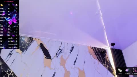 valery_cortez__ online show from April 16, 2026, 9:39 pm