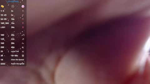 valery_moon19 online show from June 3, 2026, 6:02 pm