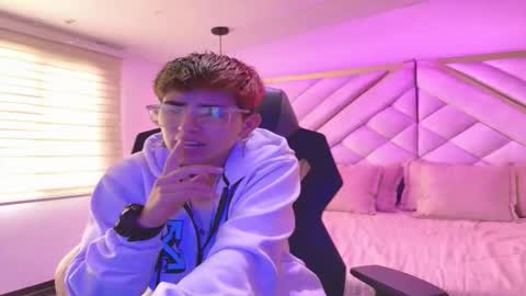 Snapshot of valeryevansvg chatting on November 28, 2025, 1:03 pm Valery online show from November 28, 2025, 1:03 pm