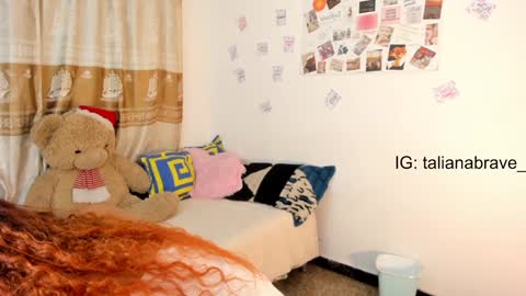 Snapshot of valientegirl_ chatting on February 4, 2025, 5:10 am VALIENTE online show from February 4, 2025, 5:10 am